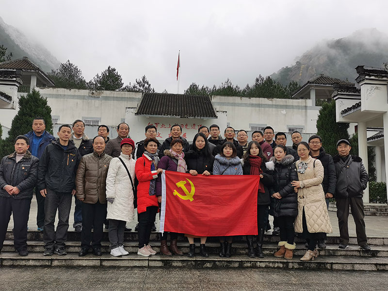 屯溪區(qū)委辦黨支部、屯溪城建投公司黨支部聯(lián)合開展主題黨日共建活動(dòng)