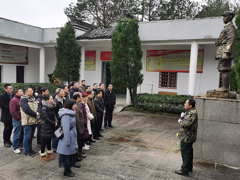 屯溪區(qū)委辦黨支部、屯溪城建投公司黨支部聯(lián)合開展主題黨日共建活動(dòng)
