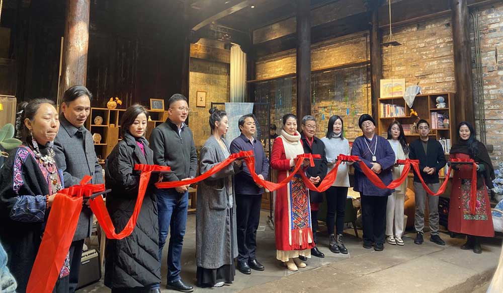藍屋藝術(shù)館開業(yè)，為鄉(xiāng)村業(yè)態(tài)增活力
